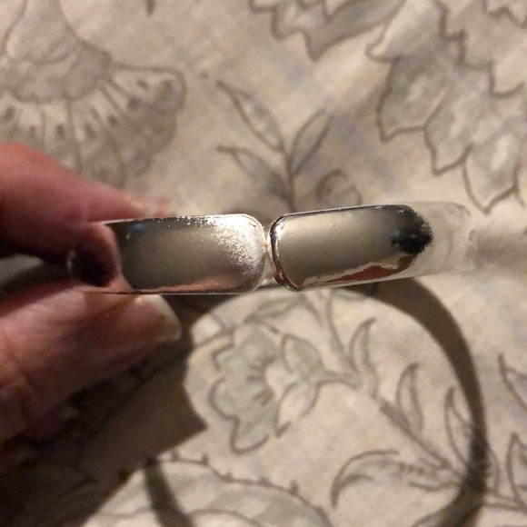 Pretty Silver-tone Bangle Bracelet - Picture 4 of 5